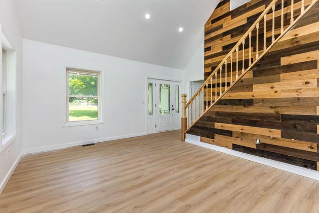 107 E 2nd Avenue, Hebron, OH 43025