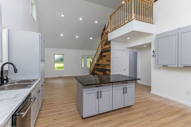 107 E 2nd Avenue, Hebron, OH 43025
