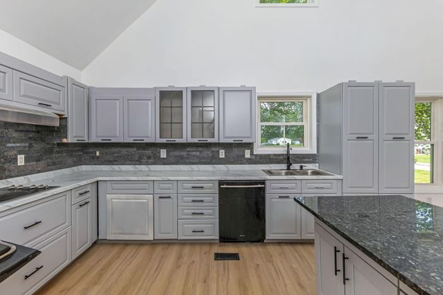 107 E 2nd Avenue, Hebron, OH 43025