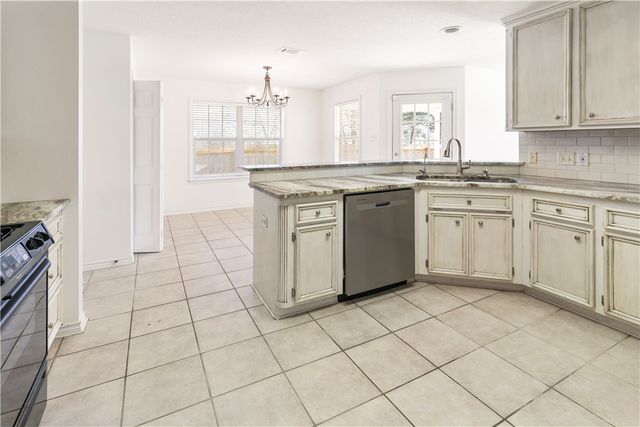 3500 Pioneer Circle, Bryan, TX 77808