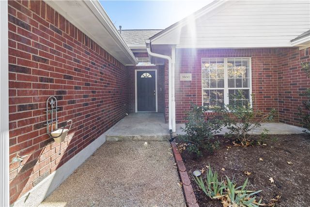 3500 Pioneer Circle, Bryan, TX 77808