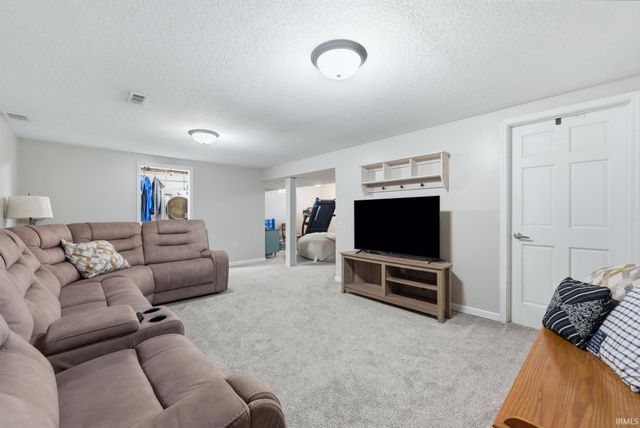 5930 Rosedale Drive, Fort Wayne, IN 46804