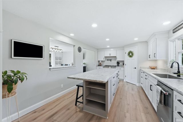 5930 Rosedale Drive, Fort Wayne, IN 46804