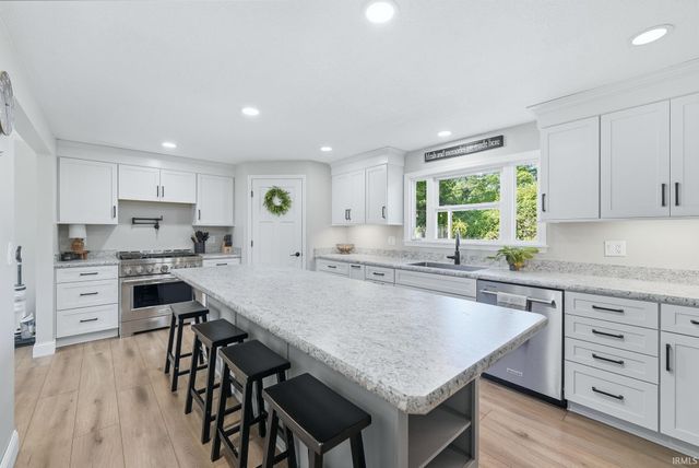 5930 Rosedale Drive, Fort Wayne, IN 46804
