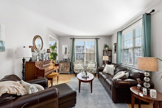 520 Raymond Rd, Plymouth, MA 02360