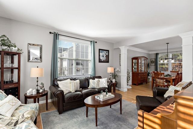 520 Raymond Rd, Plymouth, MA 02360