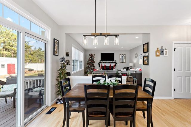 520 Raymond Rd, Plymouth, MA 02360