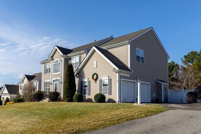 520 Raymond Rd, Plymouth, MA 02360