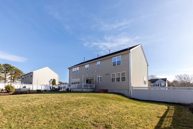 520 Raymond Rd, Plymouth, MA 02360