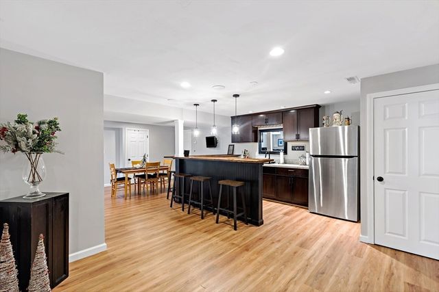 520 Raymond Rd, Plymouth, MA 02360