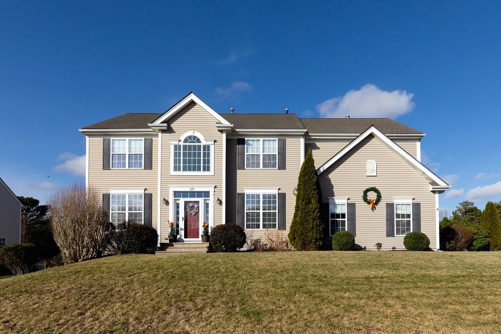 520 Raymond Rd, Plymouth, MA 02360