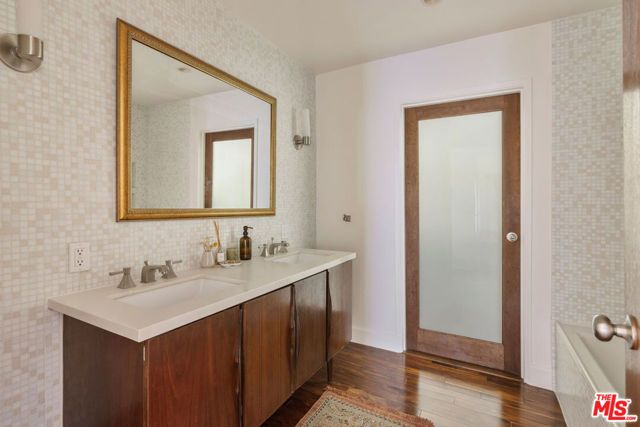 4801 Sonata Lane, Los Angeles, CA 90042