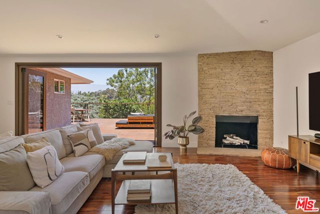 4801 Sonata Lane, Los Angeles, CA 90042