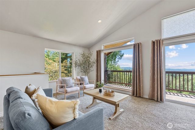 206 Fawnhill Drive, Salkum, WA 98582