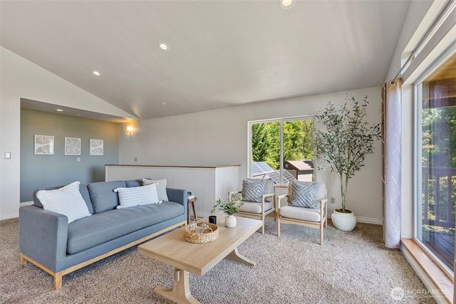 206 Fawnhill Drive, Salkum, WA 98582