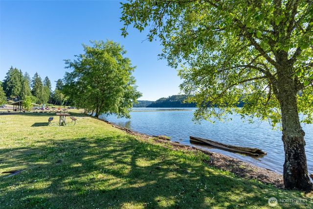 206 Fawnhill Drive, Salkum, WA 98582