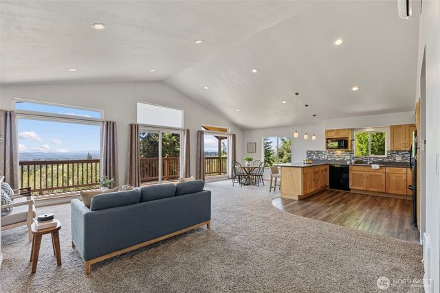 206 Fawnhill Drive, Salkum, WA 98582