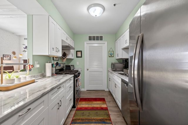 7 S Stone Mill Drive 412, Dedham, MA 02026