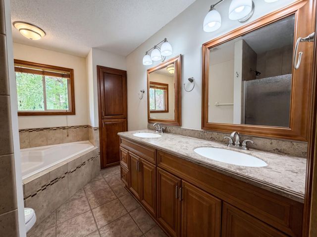 14734 Yosemite Avenue S, Savage, MN 55378