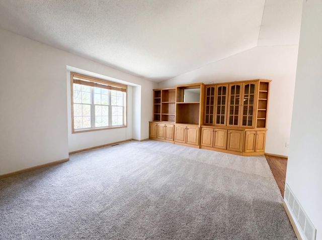 14734 Yosemite Avenue S, Savage, MN 55378