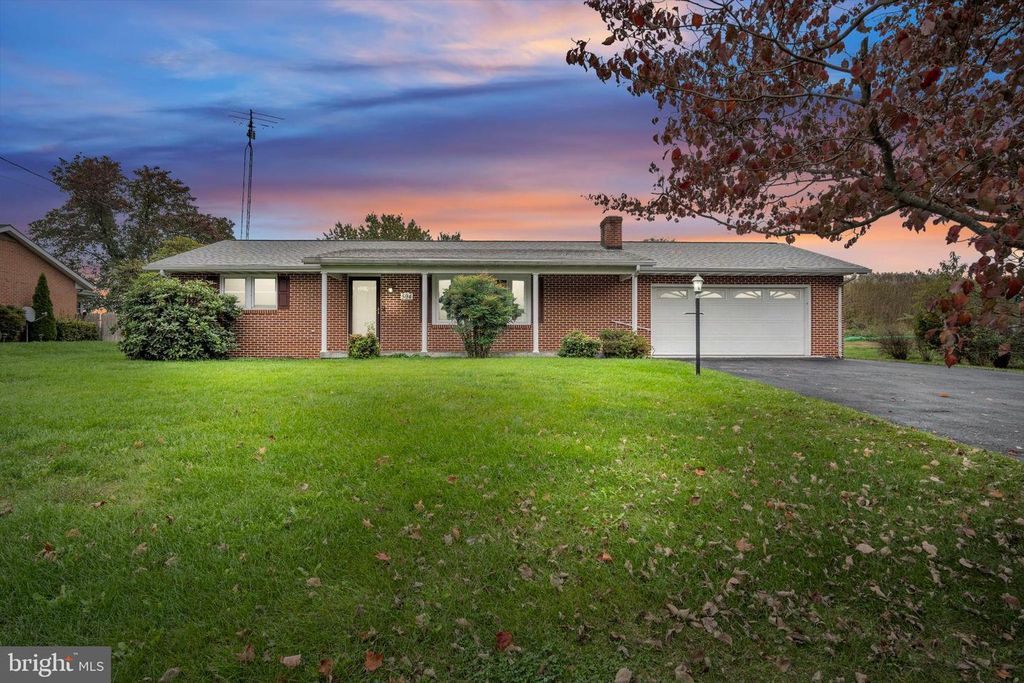594 SHADYSIDE DR, Chambersburg, PA 17202