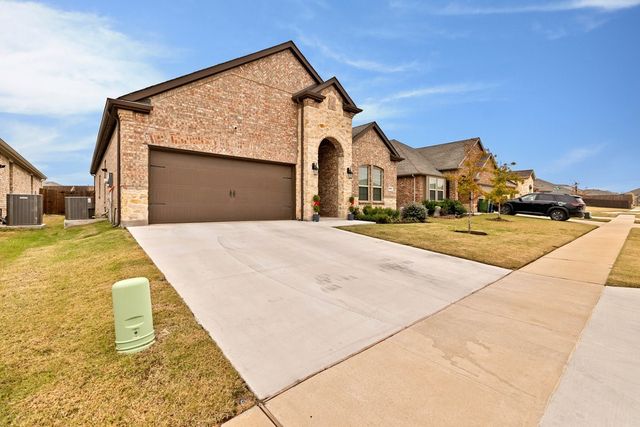 3027 Moccasin Lane, Aubrey, TX 76227