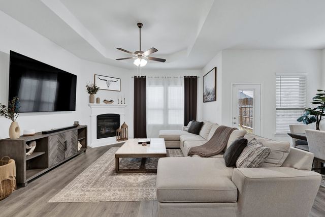 3027 Moccasin Lane, Aubrey, TX 76227