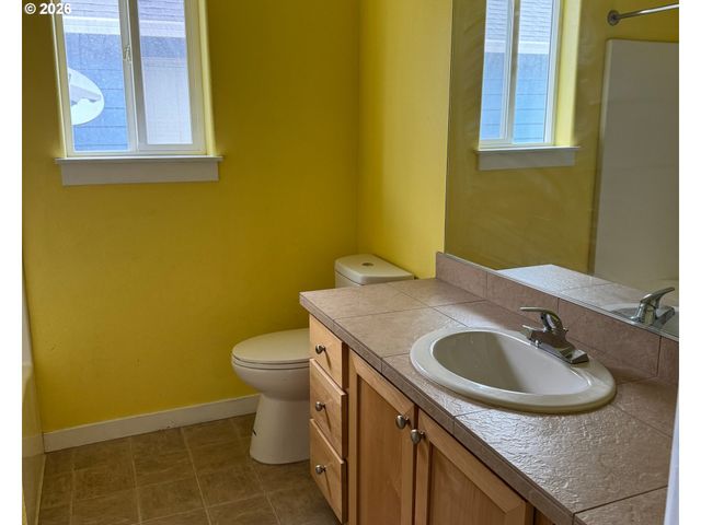 601 ST CHARLES St, Eugene, OR 97402