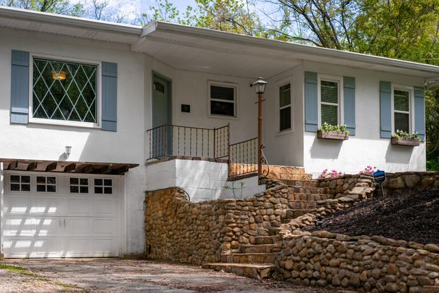 21 Dowlen Road, Hixson, TN 37343
