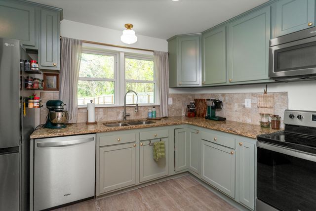 21 Dowlen Road, Hixson, TN 37343