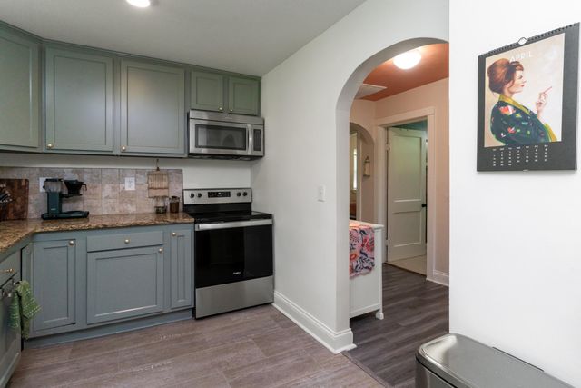 21 Dowlen Road, Hixson, TN 37343