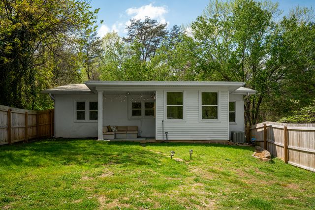 21 Dowlen Road, Hixson, TN 37343