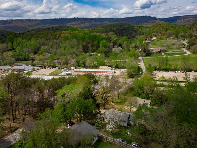 21 Dowlen Road, Hixson, TN 37343