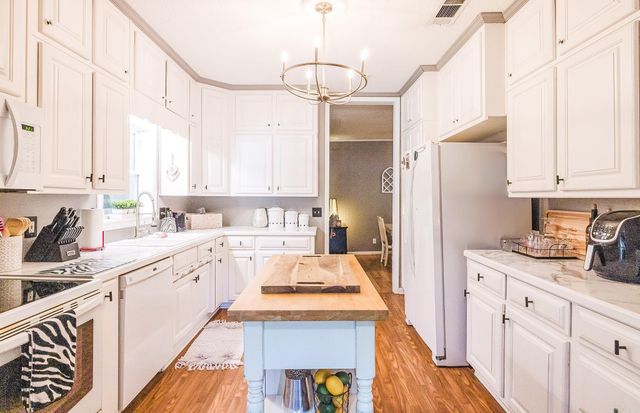 107 E Sullenberger Avenue, Malvern, AR 72104