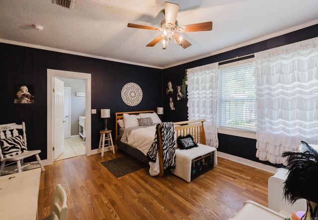 107 E Sullenberger Avenue, Malvern, AR 72104