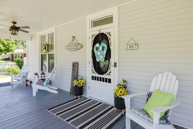 107 E Sullenberger Avenue, Malvern, AR 72104