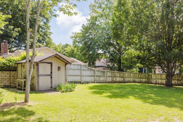 107 E Sullenberger Avenue, Malvern, AR 72104