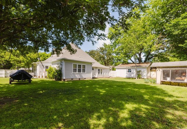 107 E Sullenberger Avenue, Malvern, AR 72104