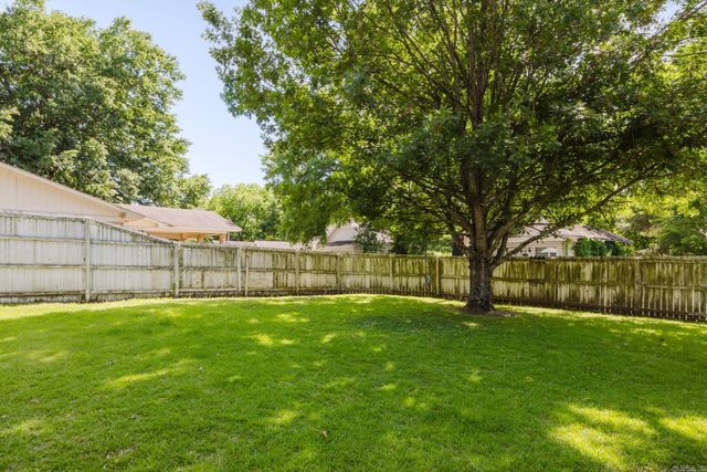 107 E Sullenberger Avenue, Malvern, AR 72104