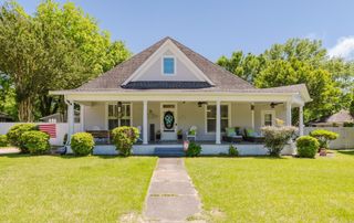 107 E Sullenberger Avenue, Malvern, AR 72104