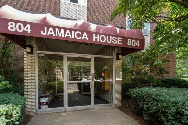 804 Centre Street 8, Boston, MA 02130