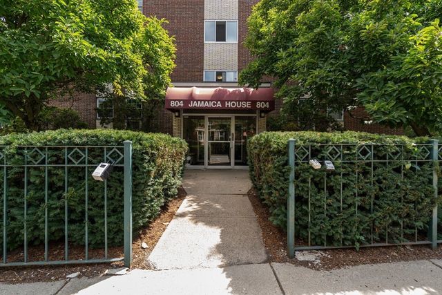 804 Centre Street 8, Boston, MA 02130