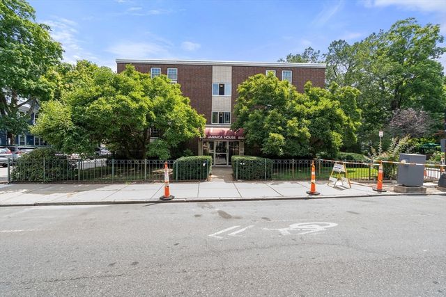 804 Centre Street 8, Boston, MA 02130