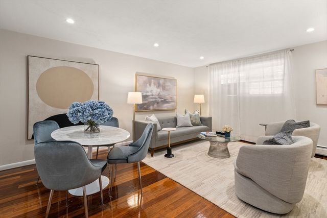 804 Centre Street 8, Boston, MA 02130