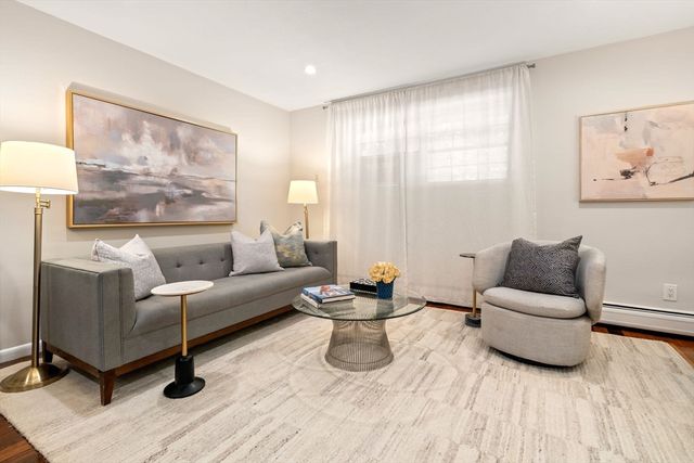 804 Centre Street 8, Boston, MA 02130
