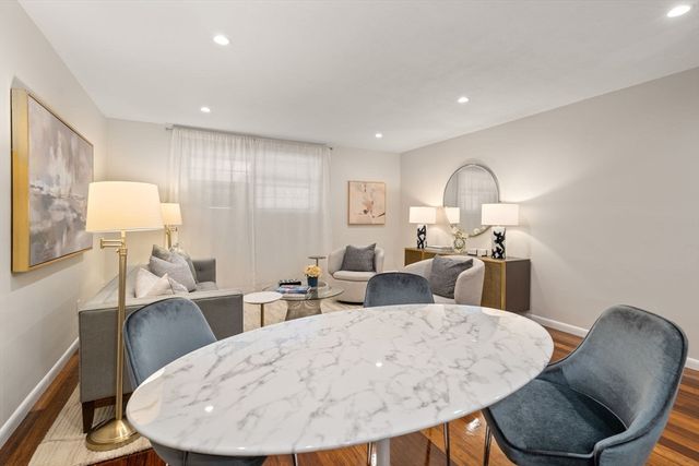 804 Centre Street 8, Boston, MA 02130