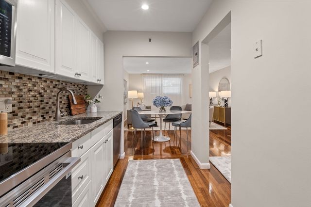 804 Centre Street 8, Boston, MA 02130