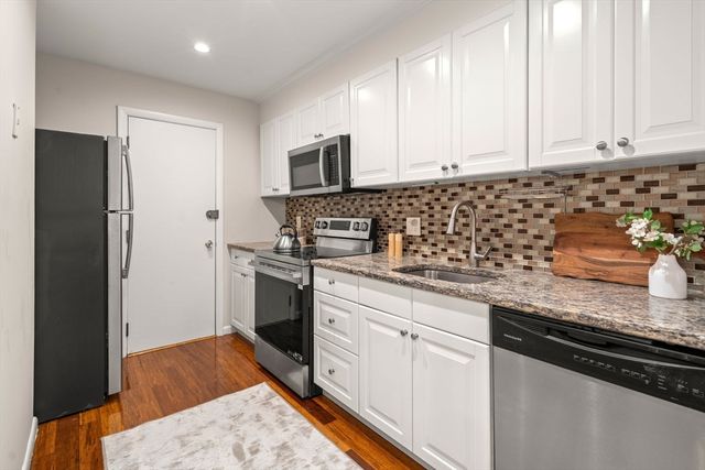 804 Centre Street 8, Boston, MA 02130