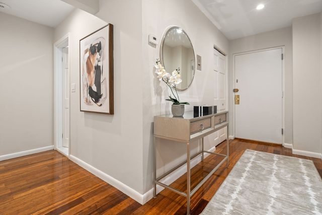 804 Centre Street 8, Boston, MA 02130