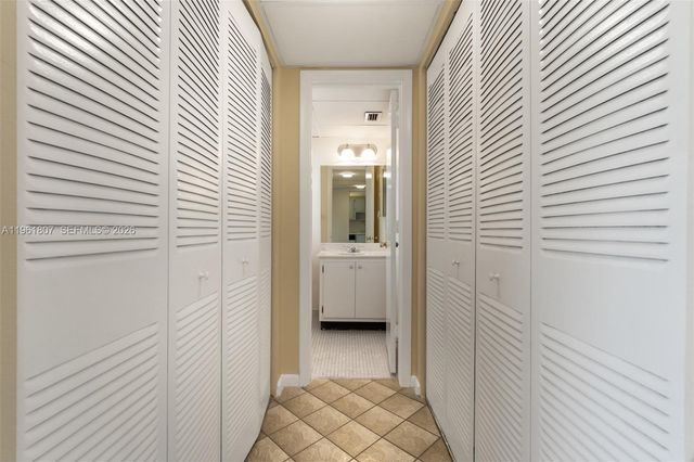 7877 Golf Cir Dr 108, Margate, FL 33063